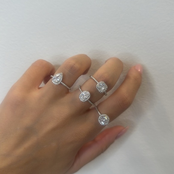 Various solitaire rings - Picture 3 of 3